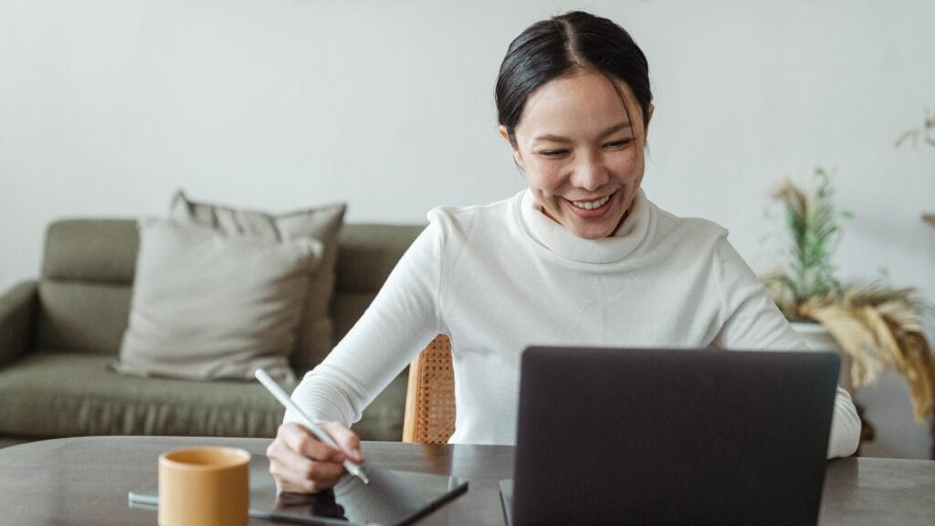 How To Make Money in The Speaking Industry