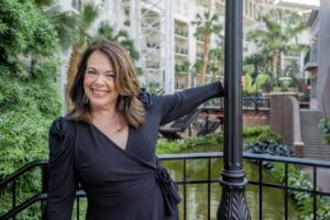 From Certified Speaking Professional™ to Certified Silent Professional (What Happens When a Speaker Loses Her Voice Among 150 of the World’s Best Speakers) 1